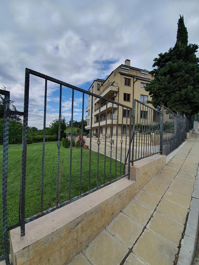 Private Apartment In Cypress Complex 12 Варна Экстерьер фото