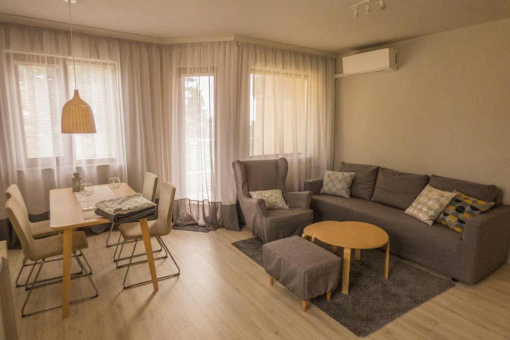Private Apartment In Cypress Complex 12 Варна Экстерьер фото